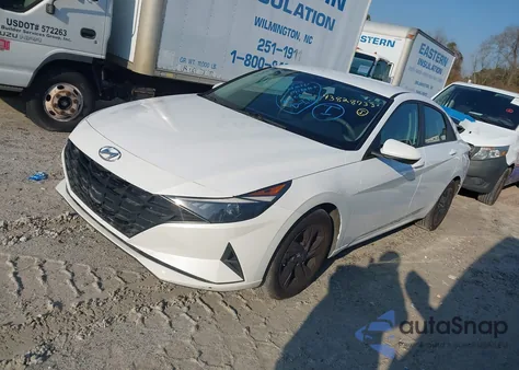 2021 Hyundai Elantra Sel z USA, uszkodzony, nr VIN 5NPLM4AG9MH000950